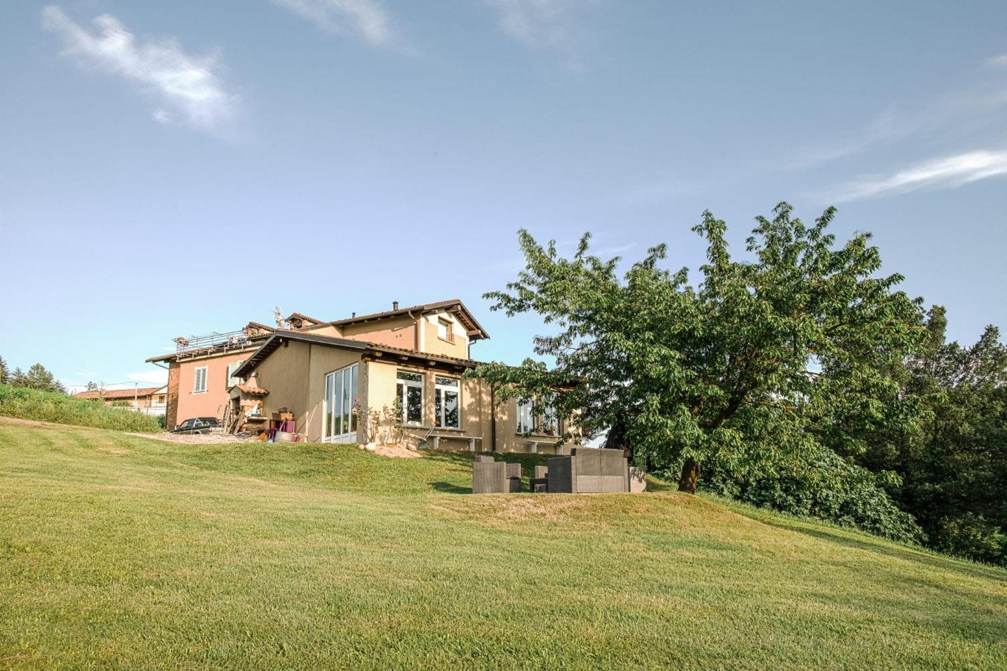 La Casa Di Roby-1 Appartamento La Morra Con Piscina Extérieur photo